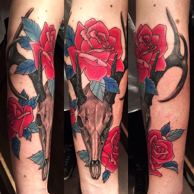 Skull and roses.